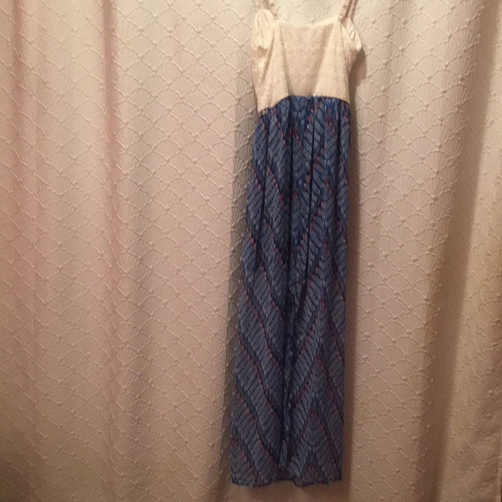 Dress - Picture 2 of 5
